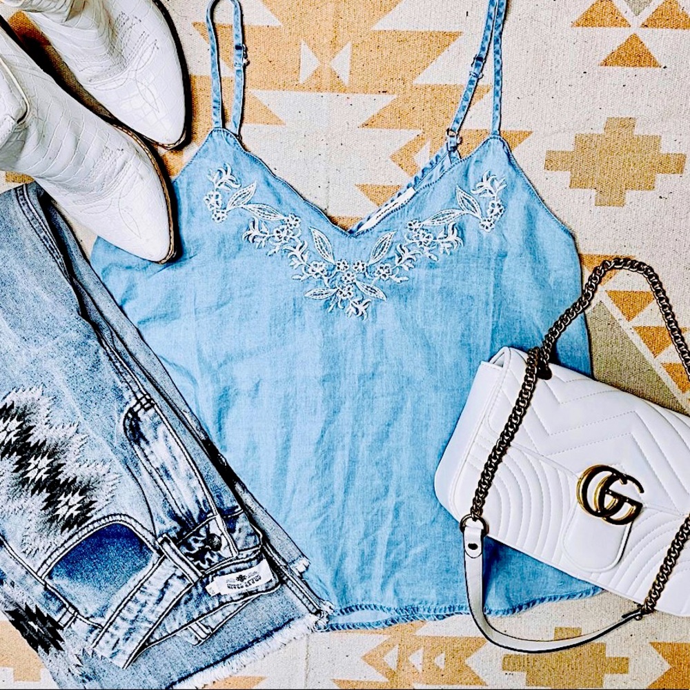 NWT Women’s Embroidered Denim Top